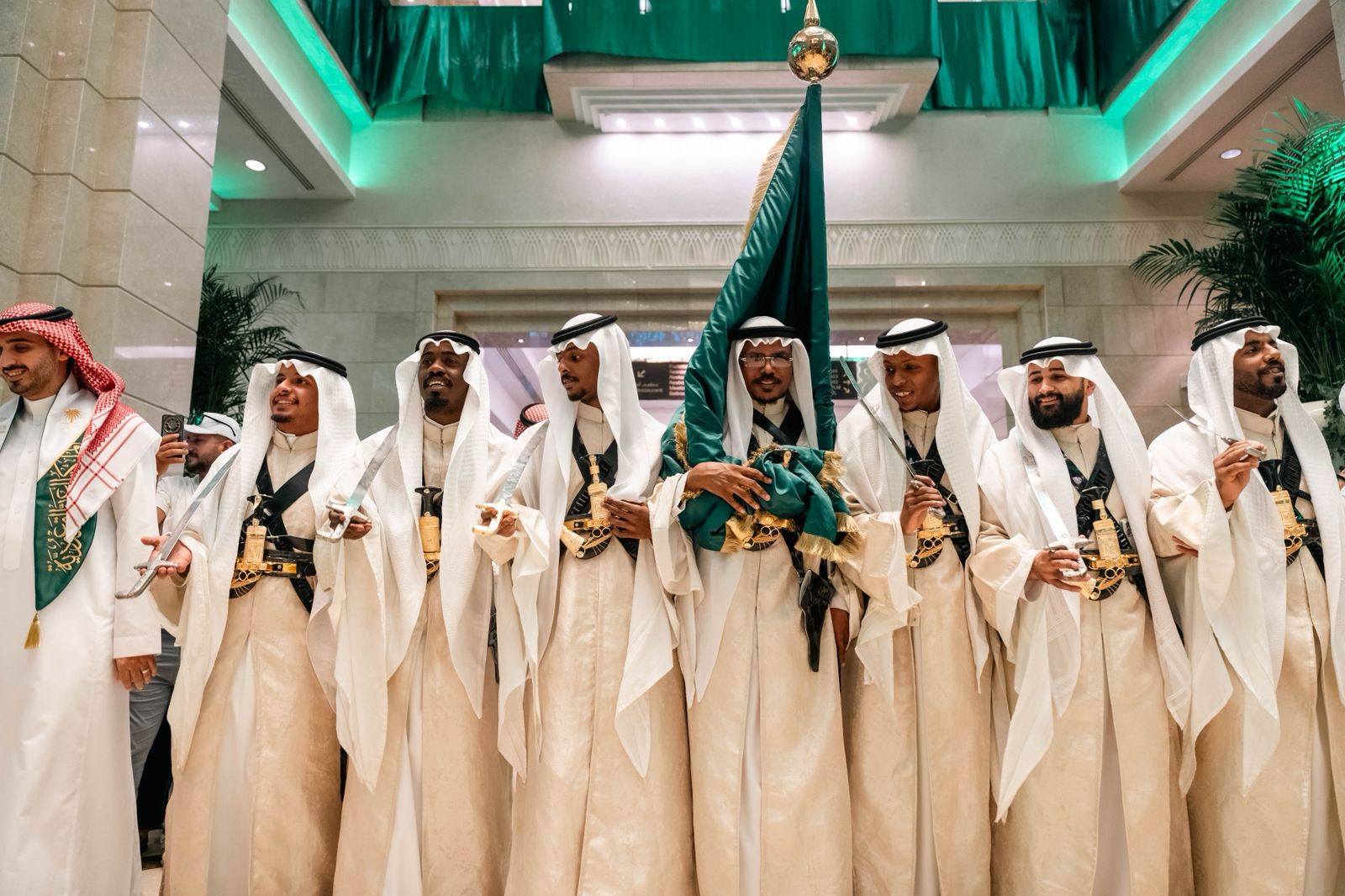 فنادق مكة سخّرت احتفالاتها لإشراك المعتمرين في فعاليات اليوم الوطني 3 WhatsApp Image 2025 09 21 at 3.53.23 PM 1