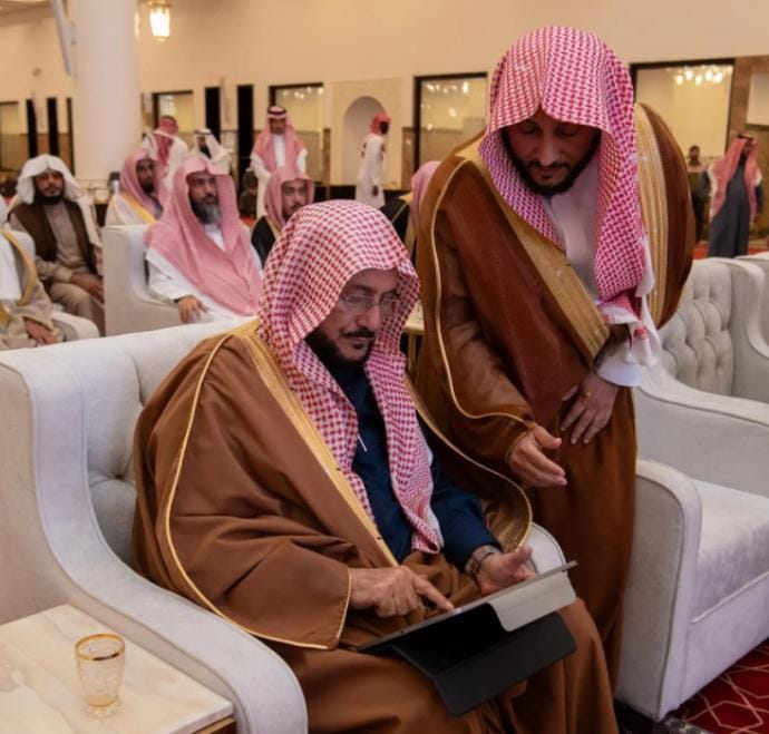 وزير الشؤون الإسلامية يدشّن صيانة 800 مسجد بالمدينة المنورة 1 WhatsApp Image 2026 01 15 at 11.04.59 AM