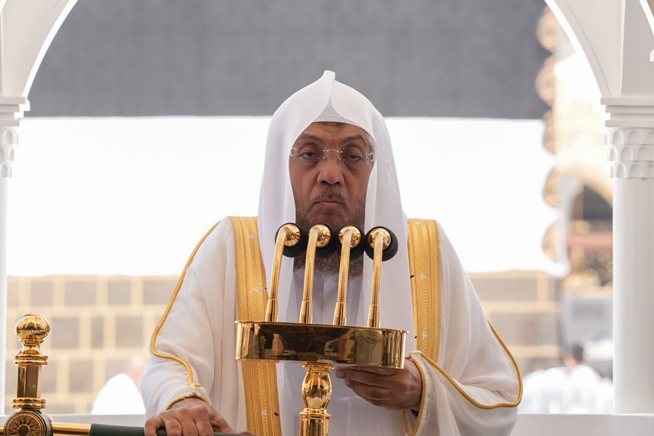 فضيلة الشيخ الدكتور أسامة خياط يؤم المصلين لصلاة الجمعة بالمسجد الحرام 1 WhatsApp Image 2026 05 01 at 2.11.03 PM