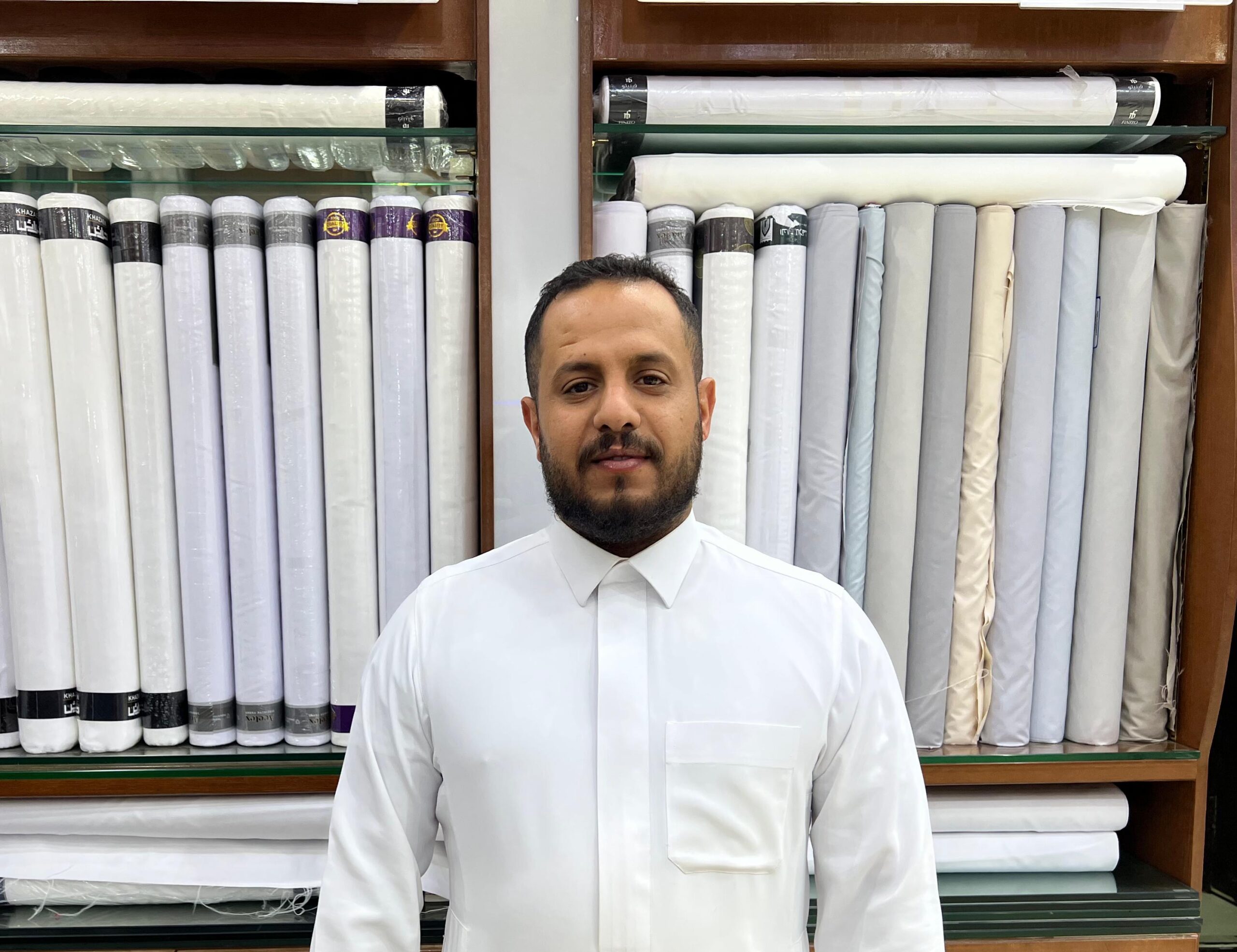 “المعتمد للثياب.. إتقانٌ في التفصيل يحافظ على أصالة الثوب السعودي” 1 a9a7d5a9 0328 41a6 9d17 ee2fd70f5f3a scaled