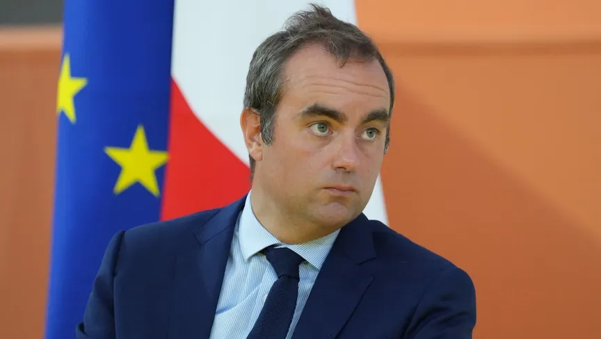 ماكرون يُعيد تكليف ليكورنو في محاولة أخيرة لإنقاذ الحكومة الفرنسية 1 logo.jpg 1 3
