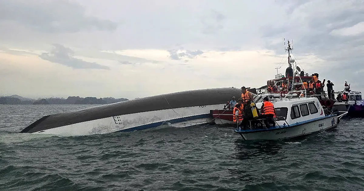 ارتفاع ضحايا انقلاب قارب سياحي في خليج ها لونج بفيتنام إلى 38 قتيلاً 1 logo.jpg 10