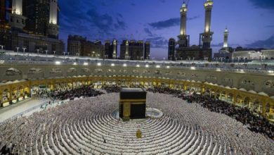 لرحلة إيمانية خاشعة.. "الحج والعمرة" تستعرض آداب الزيارة وسنن دخول الحرمين الشريفين 6 الحج والعمرة 1